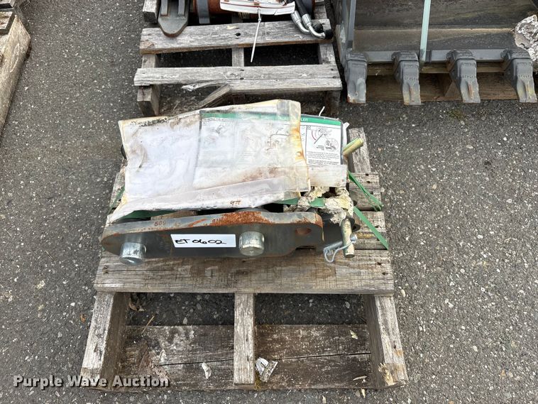 image for item ET0602 CNH Industrial excavator attachments