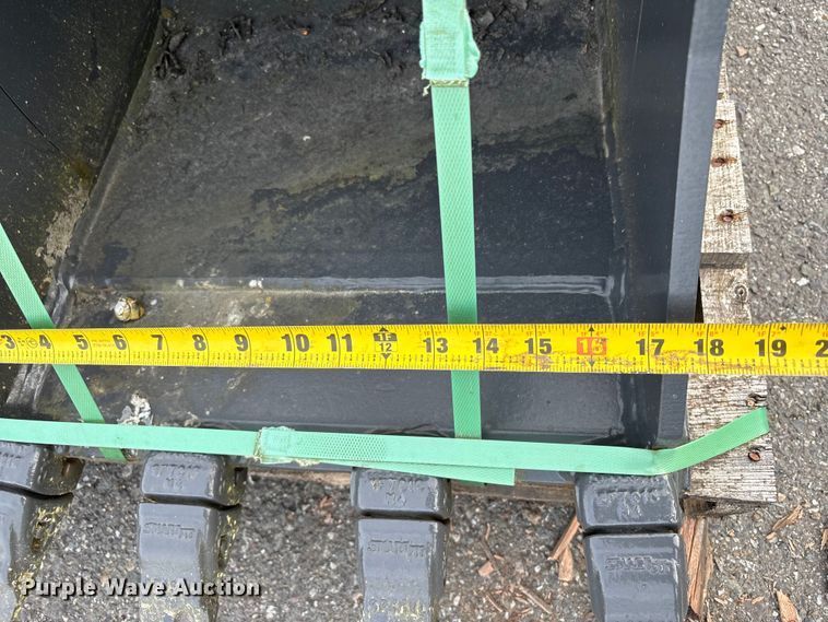image for item ET0602 CNH Industrial excavator attachments