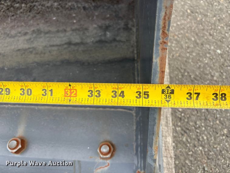 image for item ET0602 CNH Industrial excavator attachments