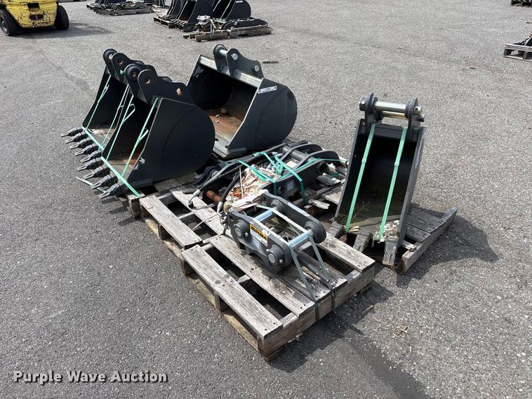 CNH Industrial CNH33.37 excavator attachments