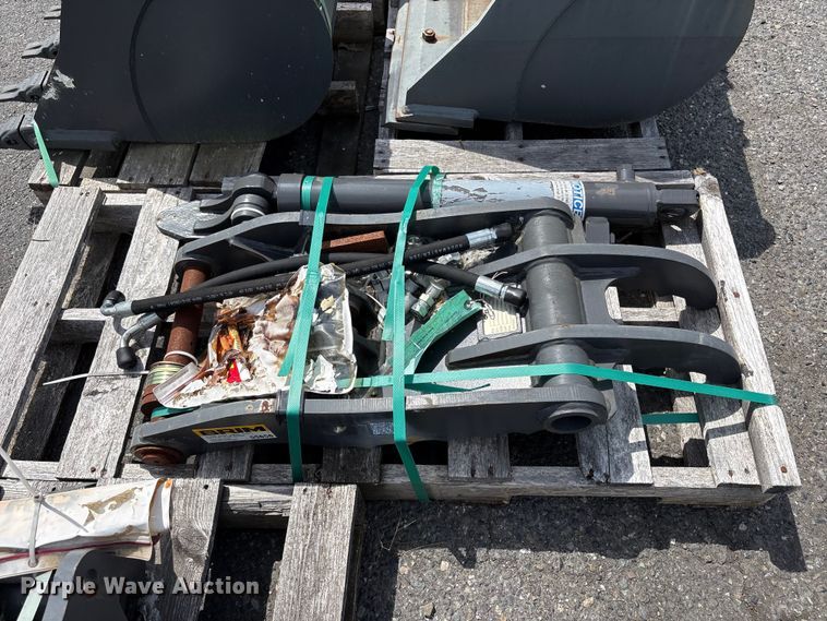 image for item ET0603 CNH Industrial CNH33.37 excavator attachments
