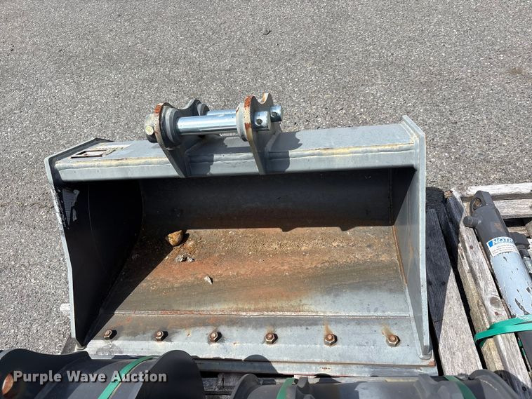 image for item ET0603 CNH Industrial CNH33.37 excavator attachments