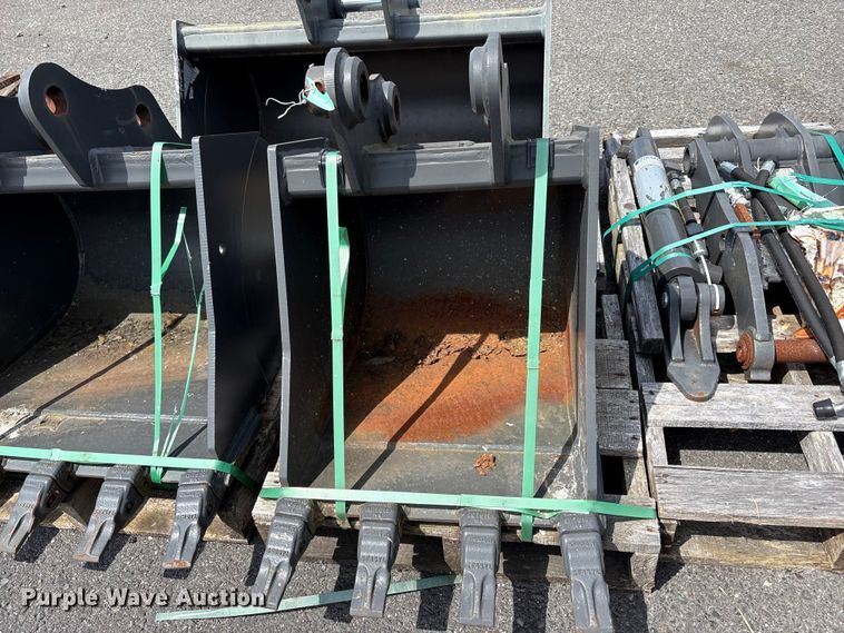 image for item ET0603 CNH Industrial CNH33.37 excavator attachments