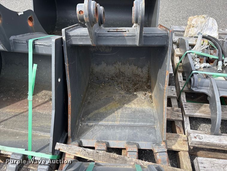 image for item ET0607 CNH Industrial CNH33.37 excavator attachments
