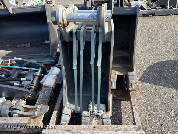 image for item ET0609 CNH Industrial CNH33.37 excavator attachments