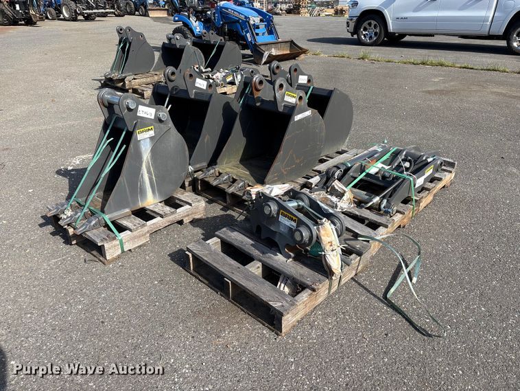 CNH Industrial CNH33.37 excavator attachments