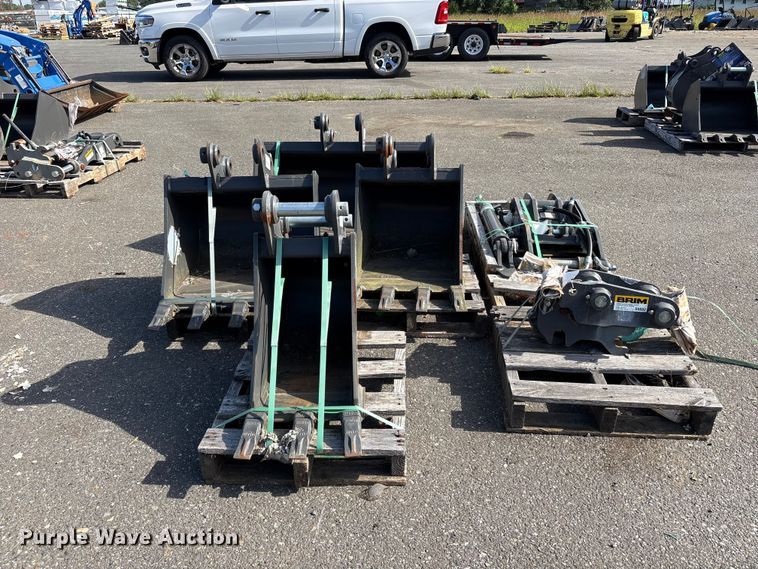 image for item ET0613 CNH Industrial CNH33.37 excavator attachments