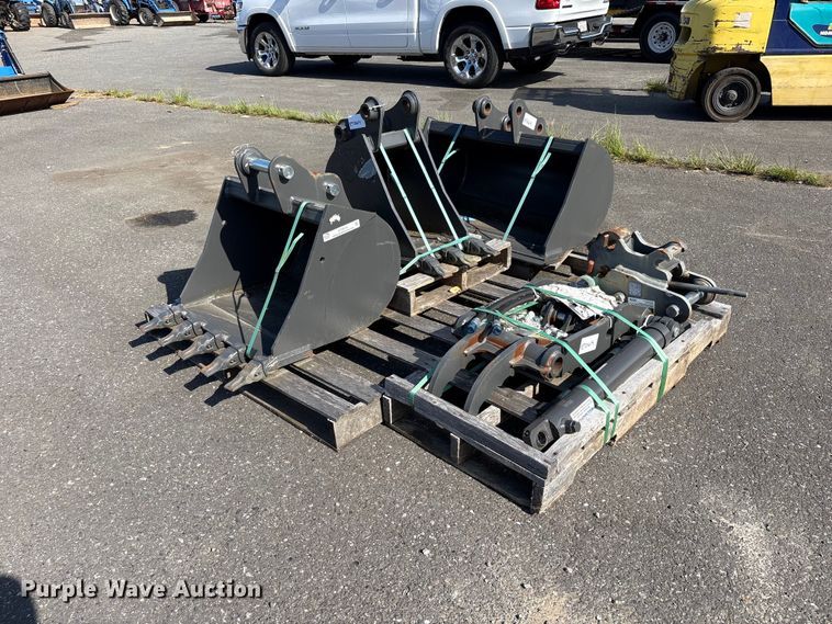 CNH Industrial CNH33.37 excavator attachments