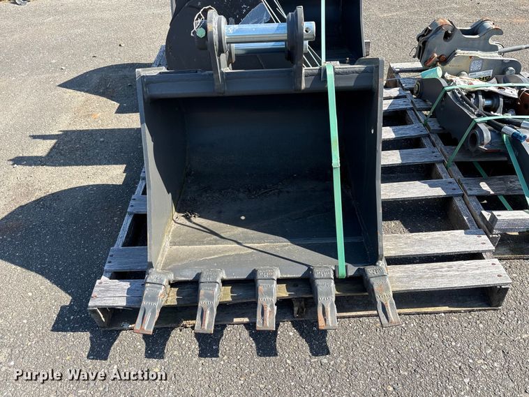 image for item ET0614 CNH Industrial CNH33.37 excavator attachments