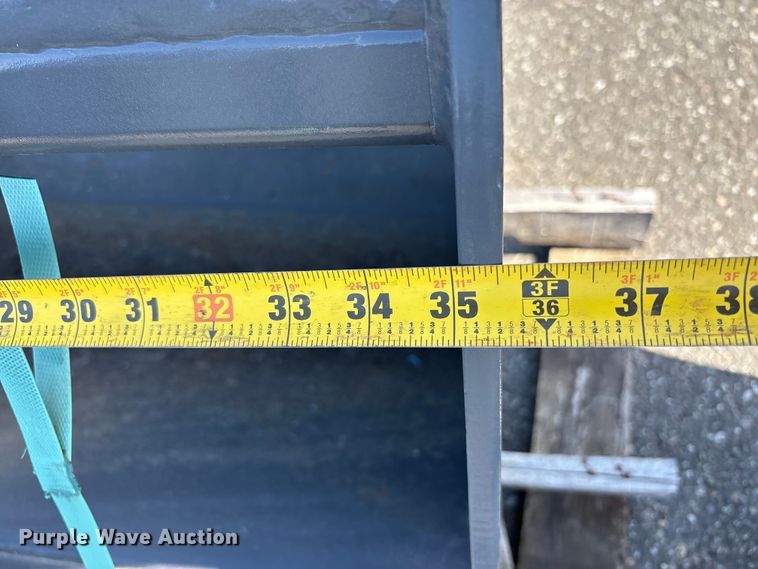 image for item ET0614 CNH Industrial CNH33.37 excavator attachments