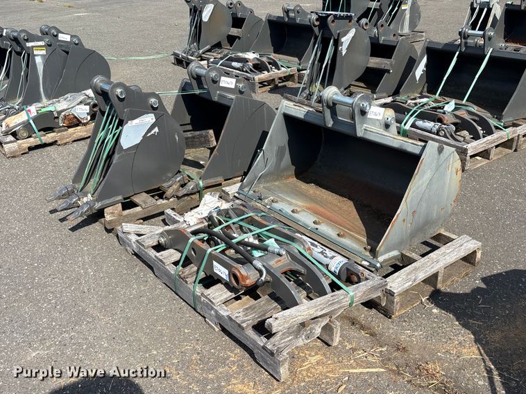 CNH Industrial CNH33.37 excavator attachments