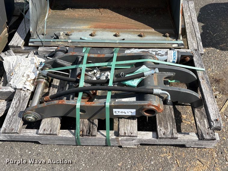 image for item ET0617 CNH Industrial CNH33.37 excavator attachments