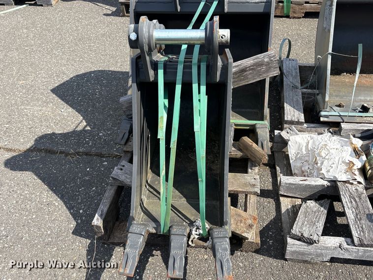 image for item ET0617 CNH Industrial CNH33.37 excavator attachments