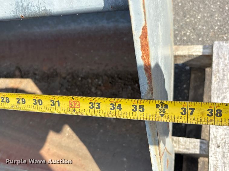 image for item ET0617 CNH Industrial CNH33.37 excavator attachments
