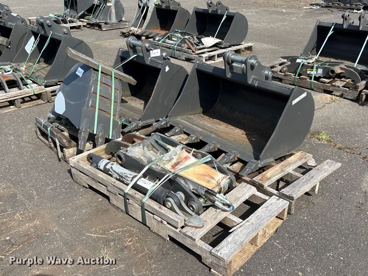 CNH Industrial CNH33.37 excavator attachments