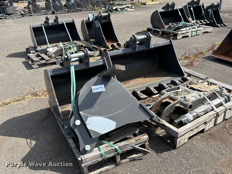 image for item ET0619 CNH Industrial CNH33.37 excavator attachments