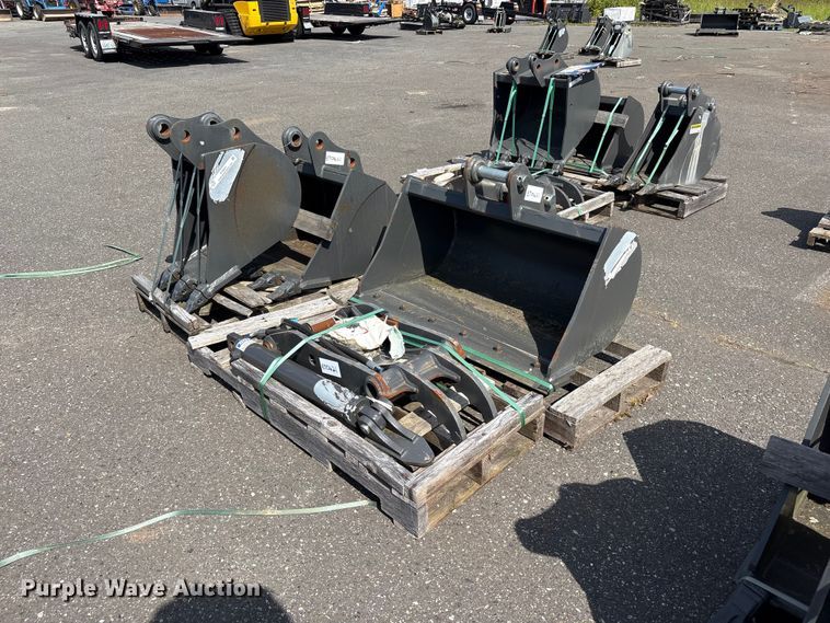 CNH Industrial CNH33.37 excavator attachments