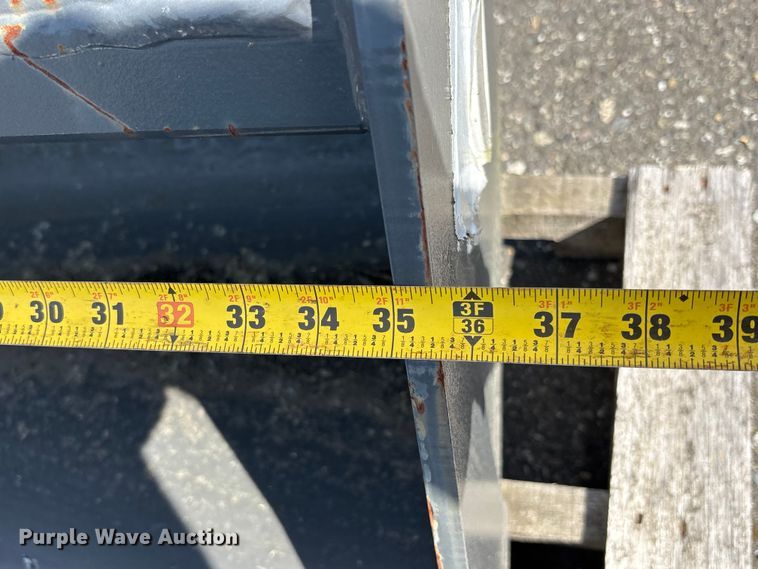 image for item ET0621 CNH Industrial CNH33.37 excavator attachments