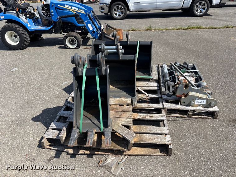 image for item ET0622 CNH Industrial CNH33.37 excavator attachments