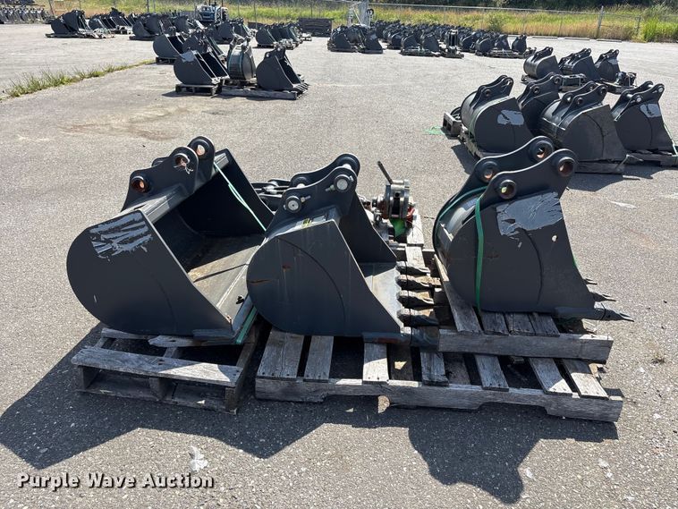 image for item ET0622 CNH Industrial CNH33.37 excavator attachments