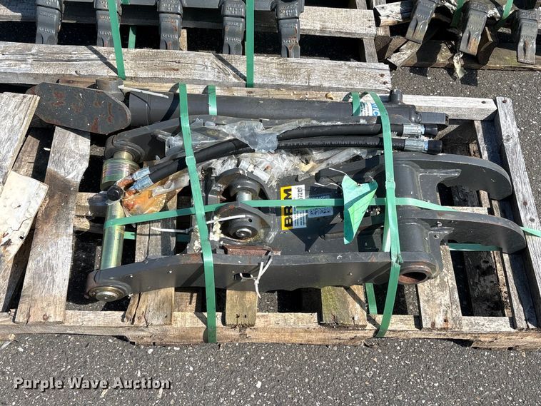 image for item ET0623 CNH Industrial CNH33.37 excavator attachments