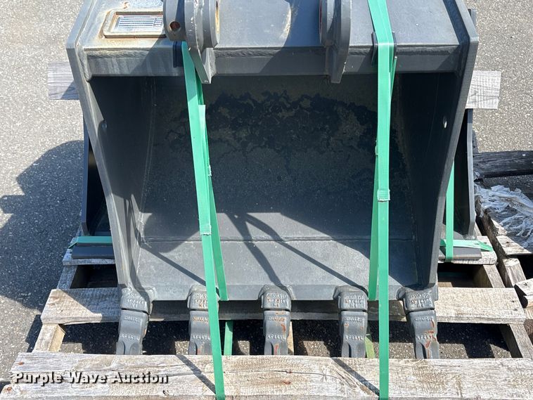 image for item ET0623 CNH Industrial CNH33.37 excavator attachments