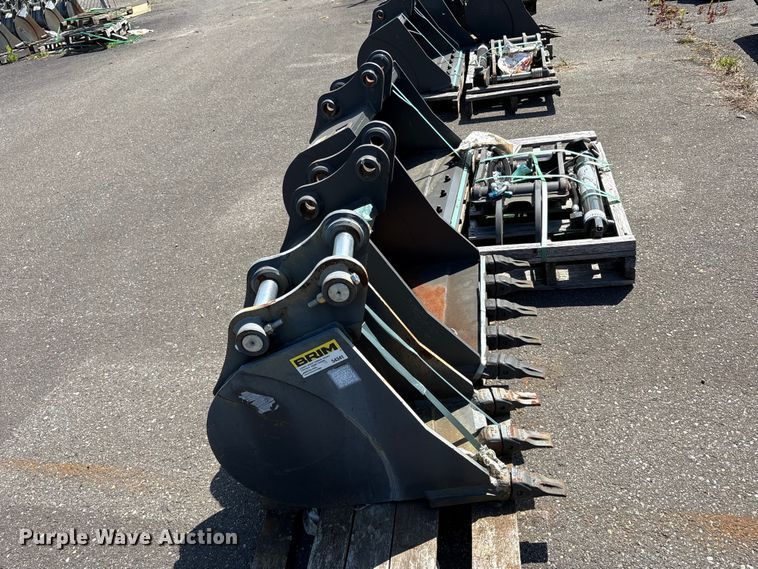 image for item ET0624 CNH Industrial CNH33.37 excavator attachments
