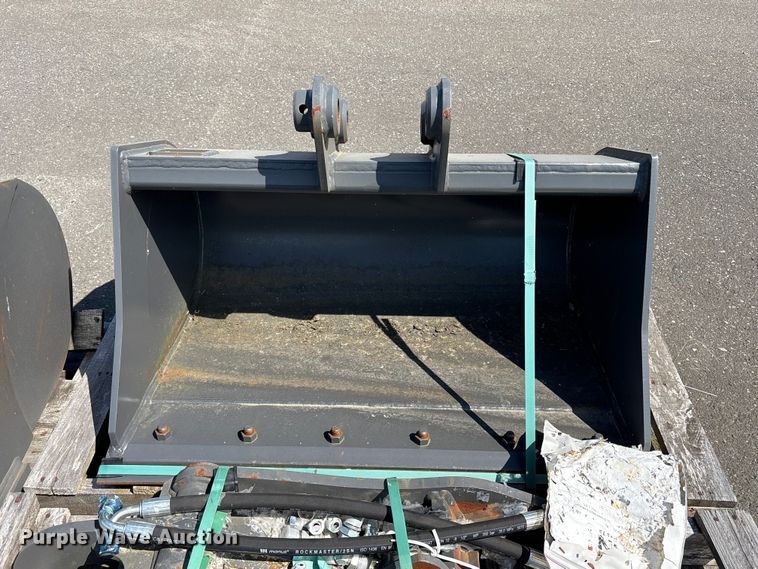 image for item ET0624 CNH Industrial CNH33.37 excavator attachments