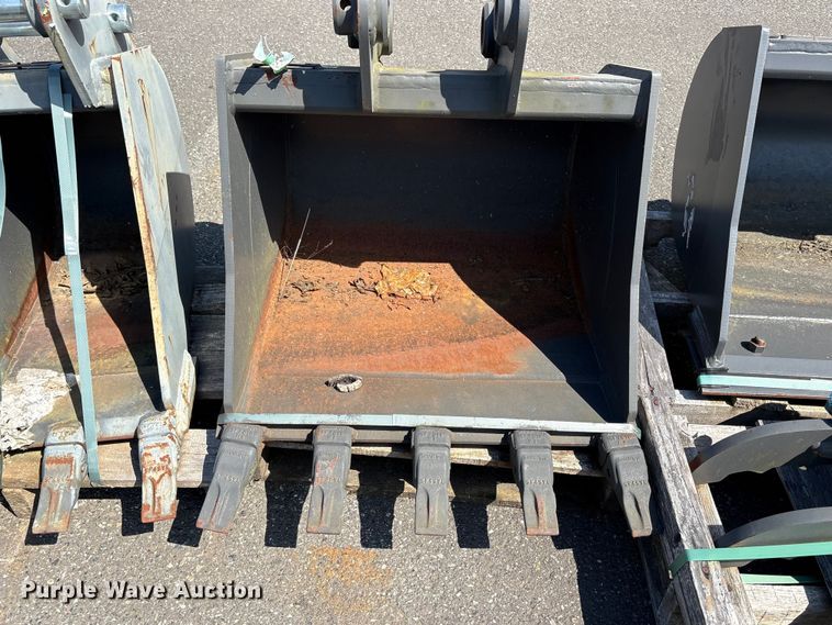 image for item ET0624 CNH Industrial CNH33.37 excavator attachments