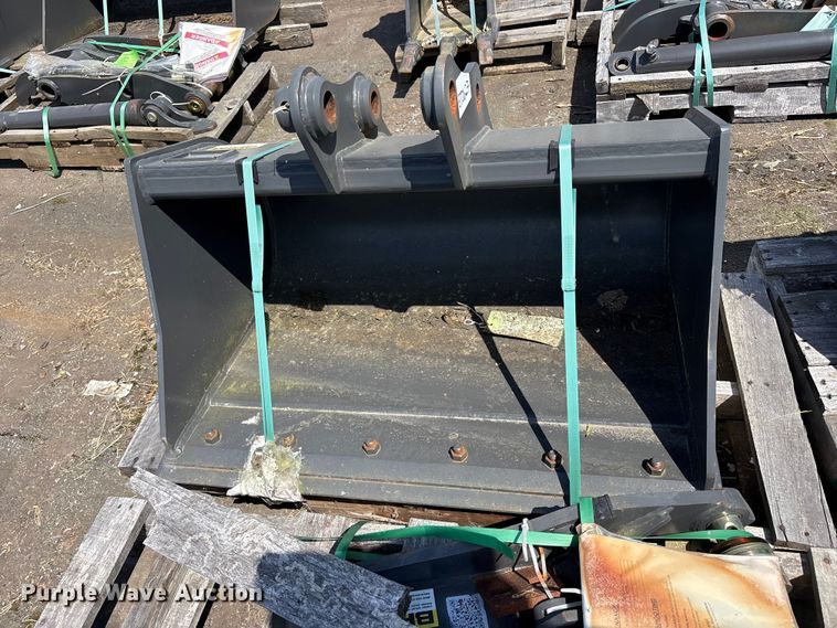 image for item ET0627 CNH Industrial CNH33.37 excavator attachments