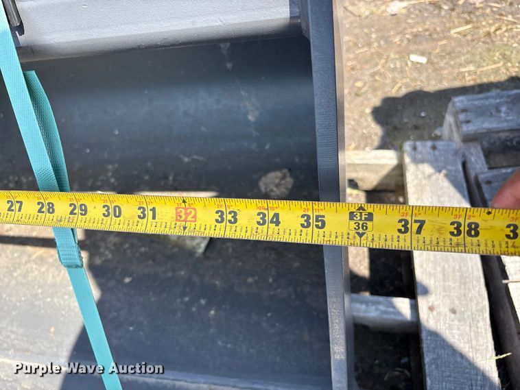 image for item ET0627 CNH Industrial CNH33.37 excavator attachments