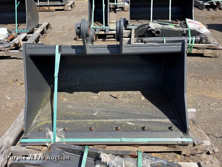 image for item ET0628 CNH Industrial CNH33.37 excavator attachments