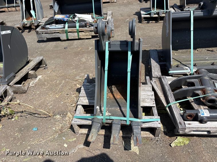 image for item ET0628 CNH Industrial CNH33.37 excavator attachments