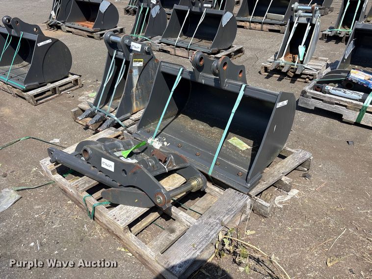 CNH Industrial CNH33.37 excavator attachments