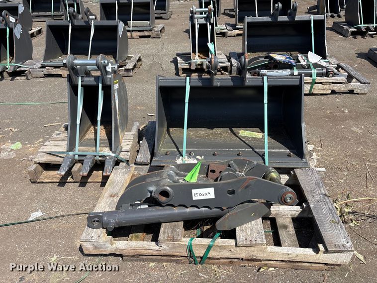 image for item ET0629 CNH Industrial CNH33.37 excavator attachments