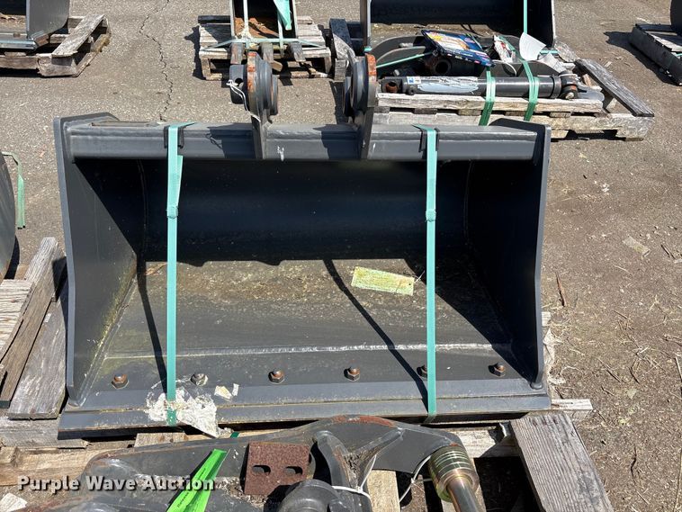 image for item ET0629 CNH Industrial CNH33.37 excavator attachments