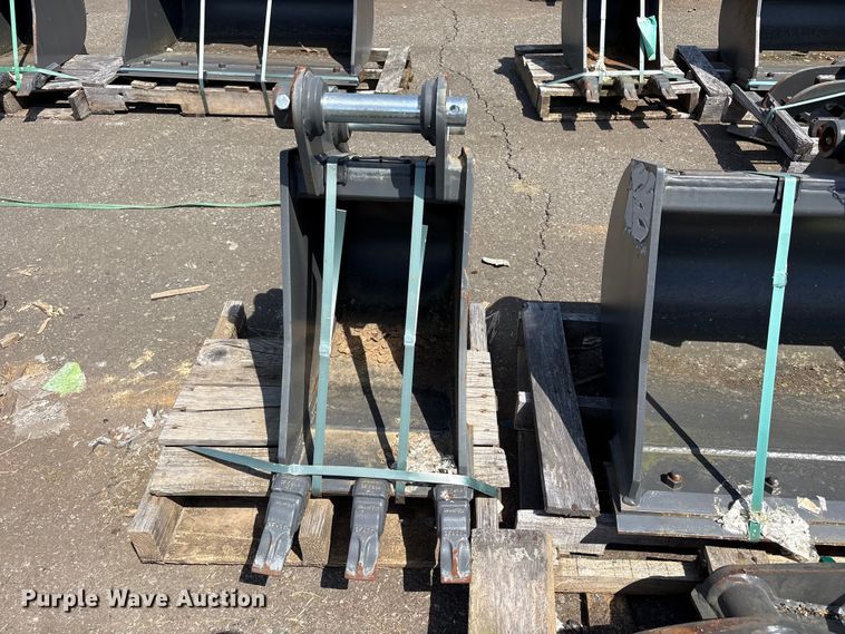 image for item ET0629 CNH Industrial CNH33.37 excavator attachments
