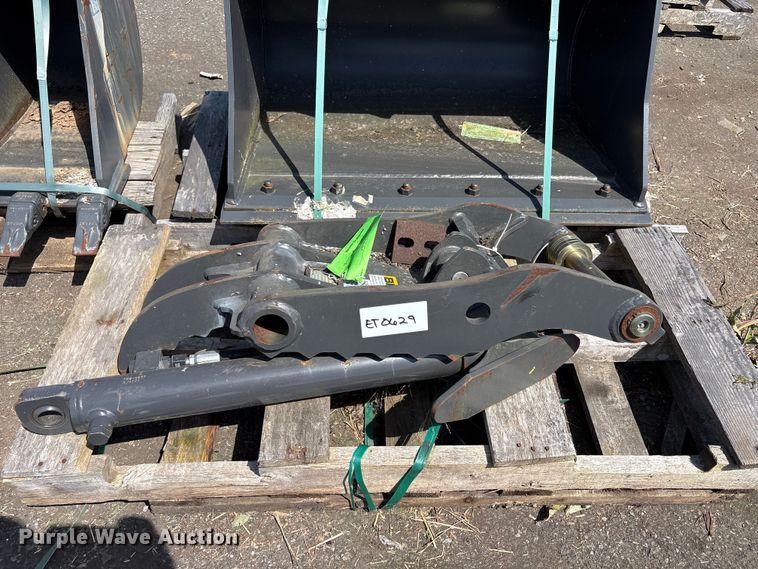 image for item ET0629 CNH Industrial CNH33.37 excavator attachments