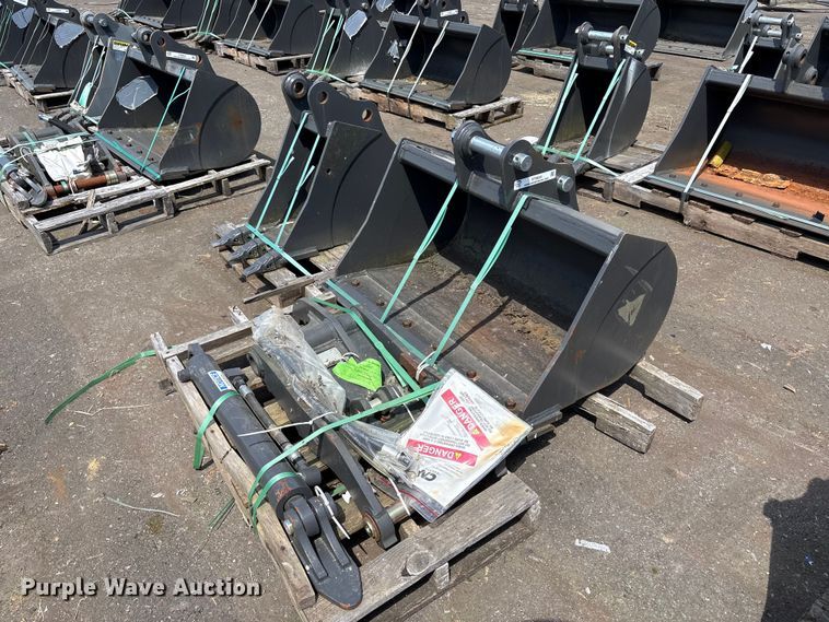 CNH Industrial CNH33.37 excavator attachments