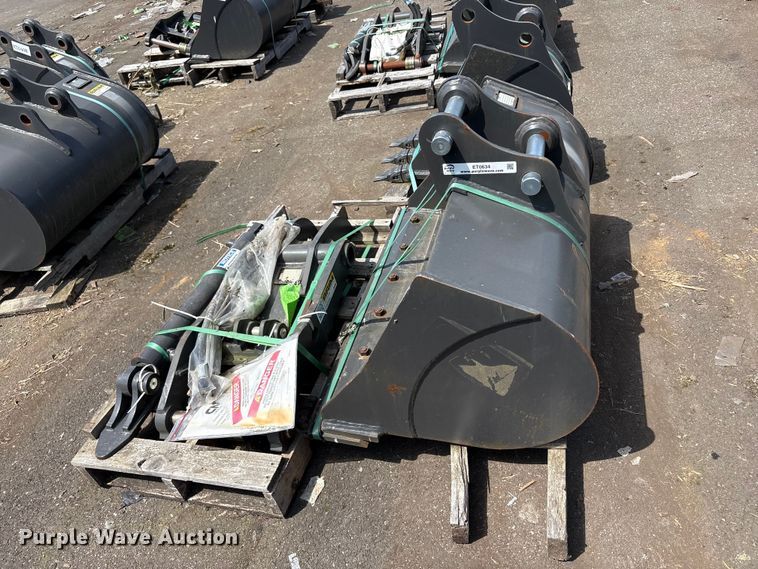image for item ET0634 CNH Industrial CNH33.37 excavator attachments