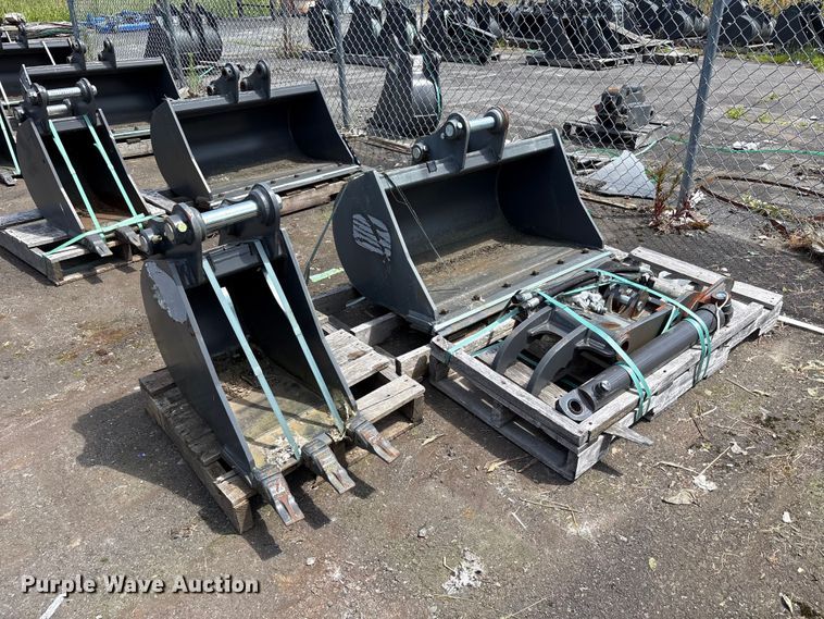 image for item ET0635 CNH Industrial CNH33.37 excavator attachments