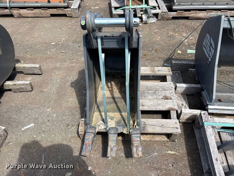 image for item ET0635 CNH Industrial CNH33.37 excavator attachments