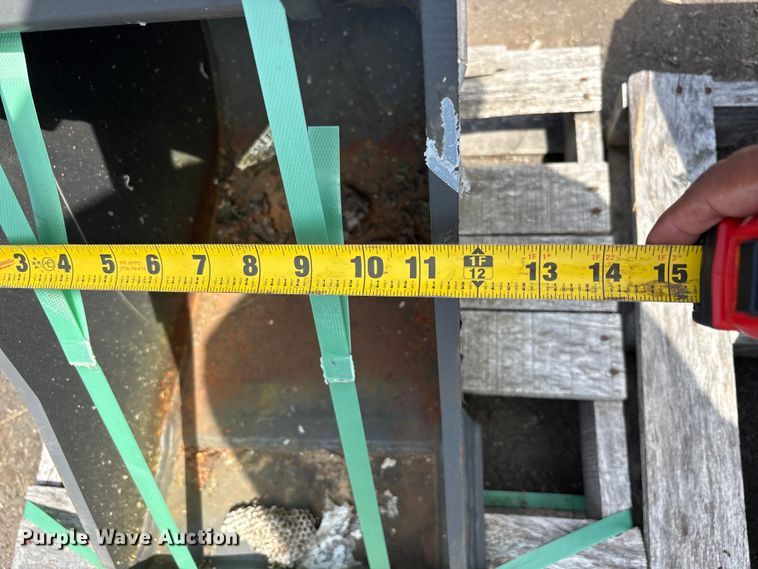 image for item ET0636 (2) CNH Industrial CNH33.37 excavator buckets