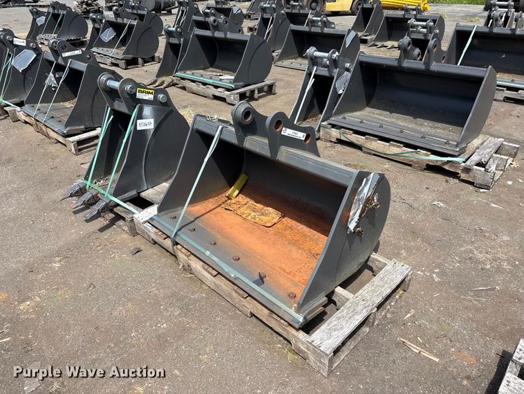 image for item ET0637 (2) CNH Industrial CNH33.37 excavator buckets