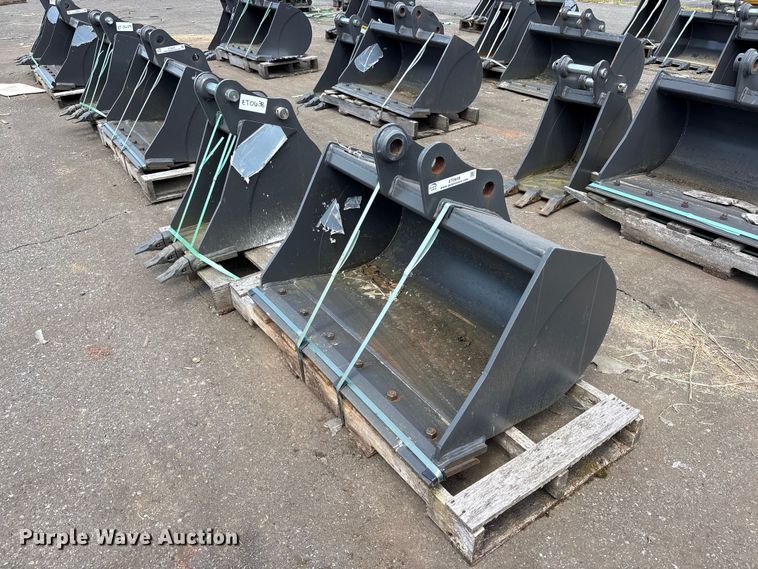 image for item ET0638 (2) CNH Industrial CNH33.37 excavator buckets