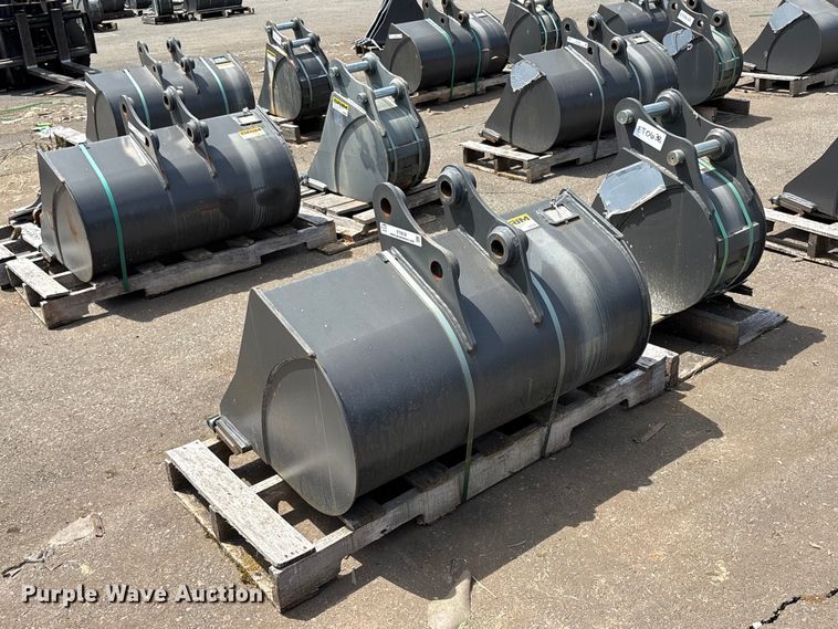 image for item ET0638 (2) CNH Industrial CNH33.37 excavator buckets