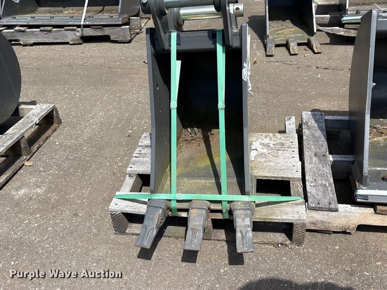 image for item ET0638 (2) CNH Industrial CNH33.37 excavator buckets