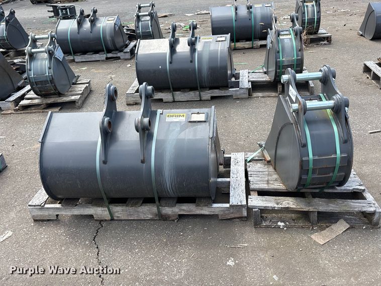 image for item ET0639 (2) CNH Industrial CNH33.37 excavator buckets