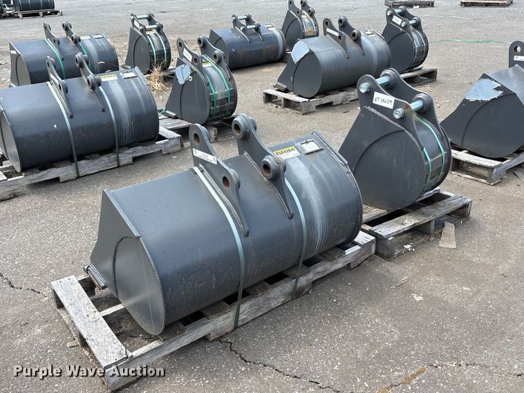 image for item ET0639 (2) CNH Industrial CNH33.37 excavator buckets