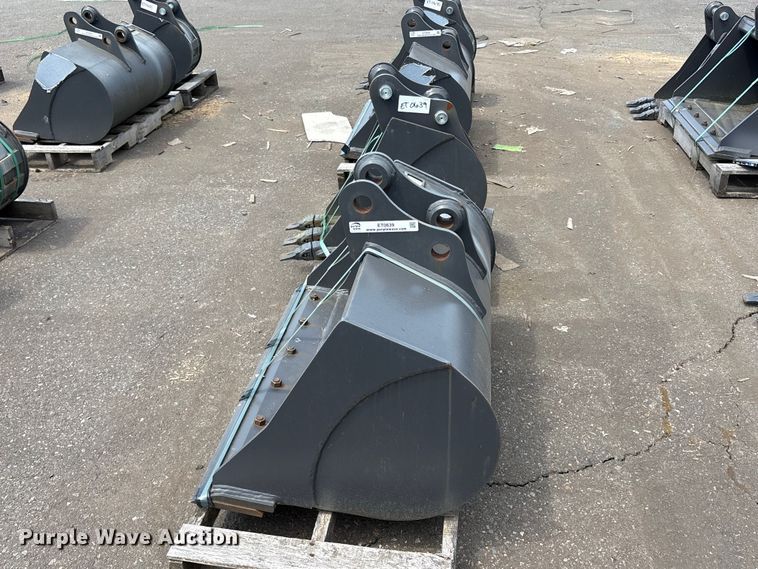 image for item ET0639 (2) CNH Industrial CNH33.37 excavator buckets